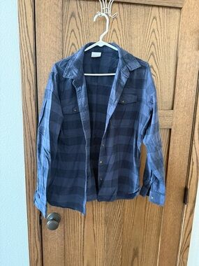 Columbia Women’s Blue Plaid Lightweight Shirt